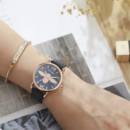 Reloj de cuarzo informal para mujer, relojes de pulsera sencillos con diseño de abeja pequeña, relojes de pulsera de lujo de cuero verde Vintage para mujer