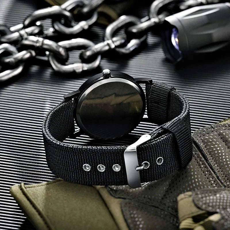 Relojes de moda para hombre, Reloj militar con banda de nailon luminosa, relojes de pulsera deportivos de cuarzo para hombre, Reloj resistente al agua para parejas