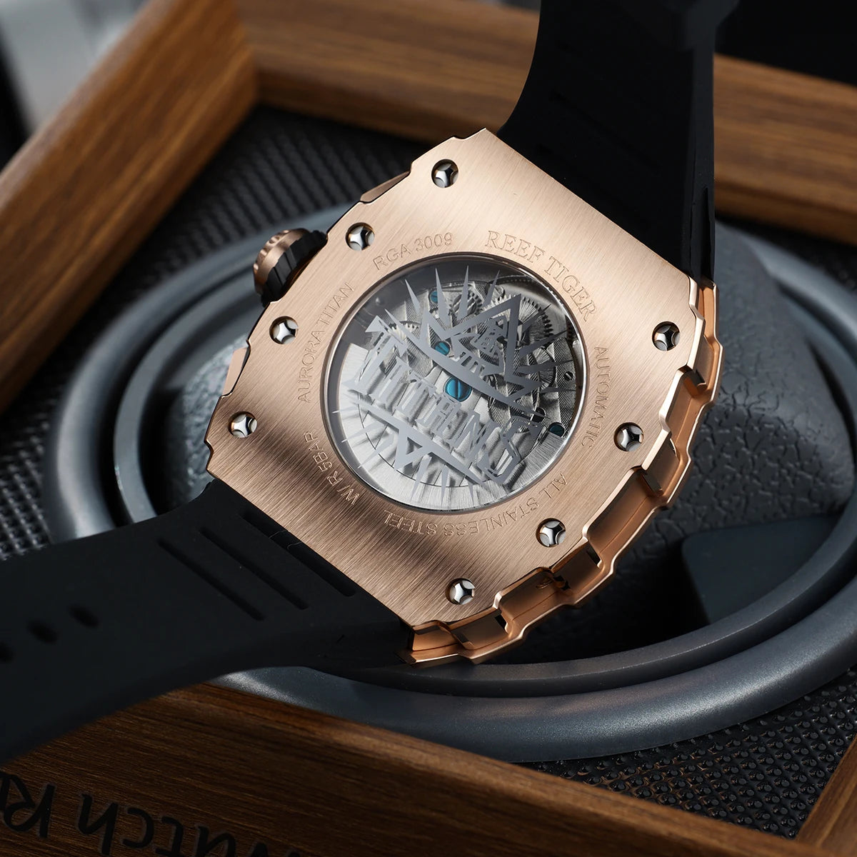 REEF TIGER Titan Rose Gold Tonneau Relojes mecánicos automáticos para hombre Reloj de goma luminoso multifunción Orologio da uomo RGA3009