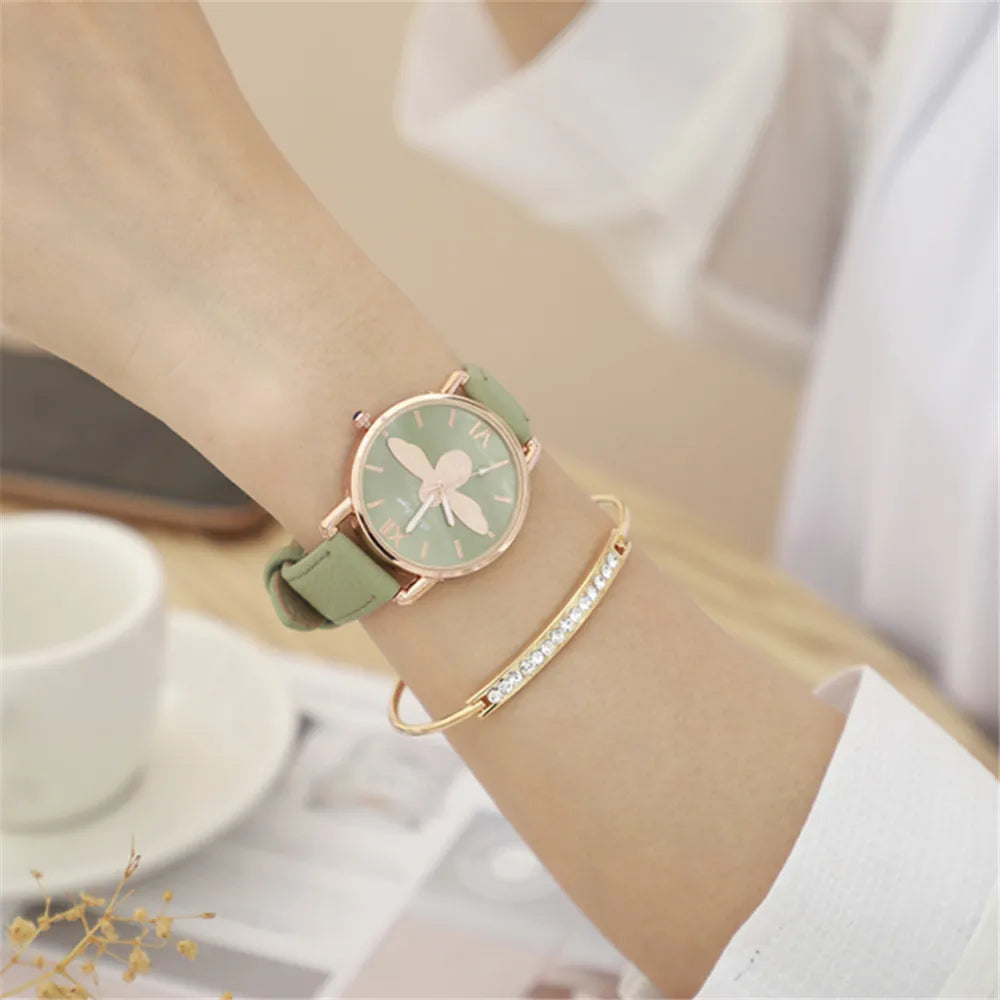 Fashion Casual Female Quartz Clock Simple Little Bee Design Women Watches Vintage Green Leather Ladies Luxury Wristwatches