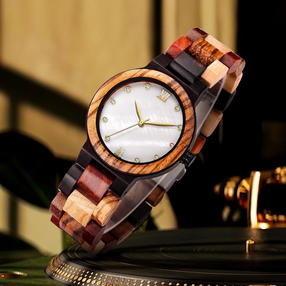 Reloj de mujer de madera color concha perla simple