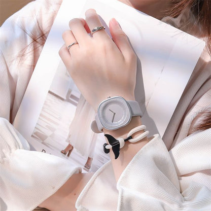 Reloj de diseño minimalista coreano para mujer, reloj de pareja de moda creativa y atractiva, de estilo nicho popular, de estilo transfronterizo