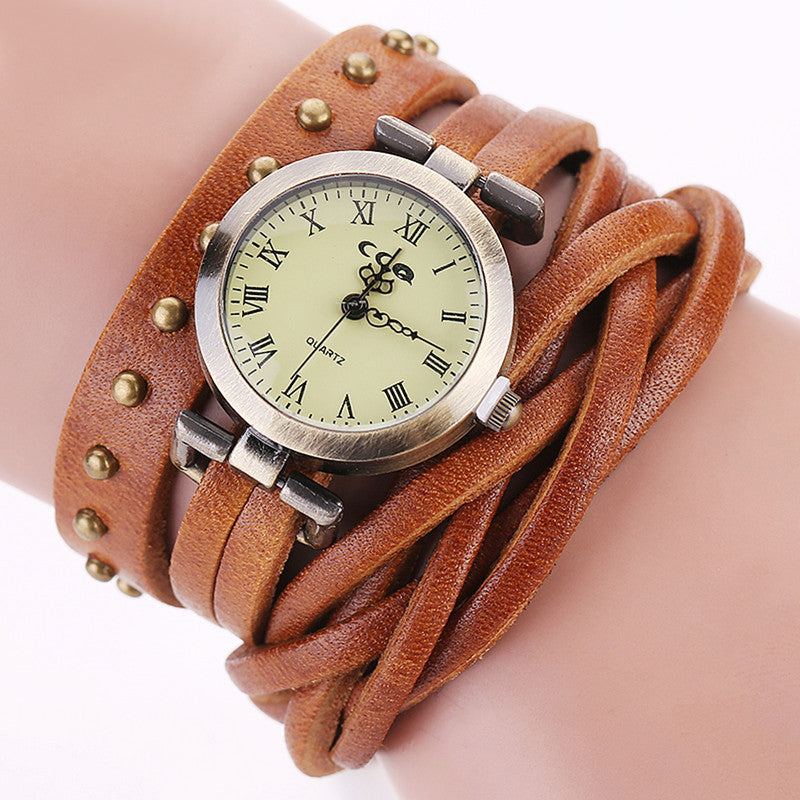 Reloj de pulsera con personalidad de moda para mujer, estilo trenzado de masa de piel de vaca, remache retro