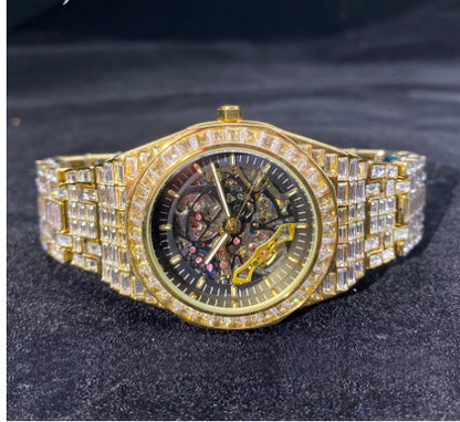 Reloj mecánico hueco luminoso con diamantes cuadrados completos de estilo hip hop