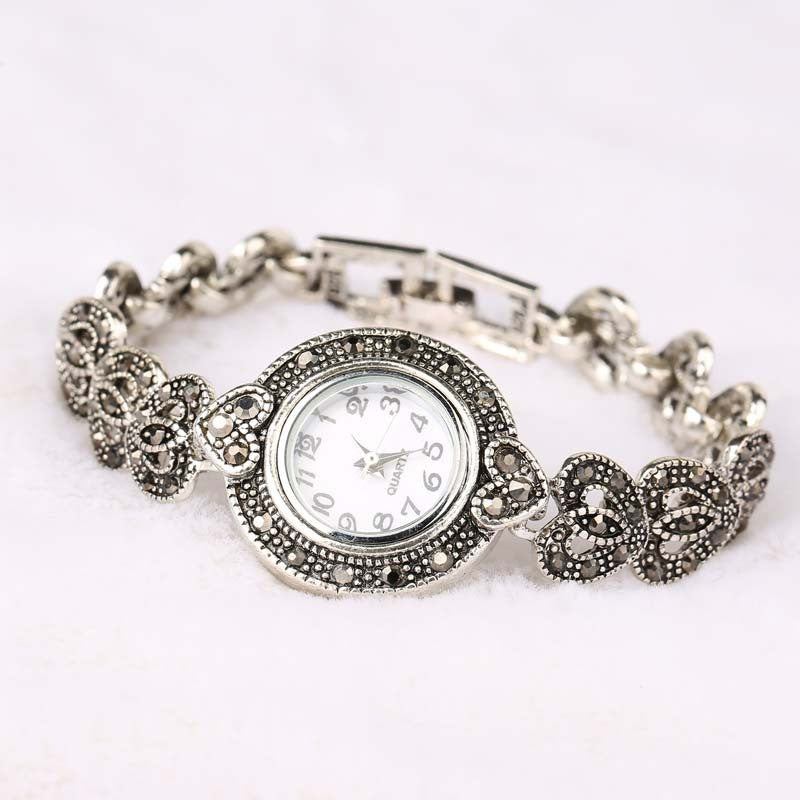 Reloj bohemio vintage con pulsera de corazón de cristal y diamantes de imitación