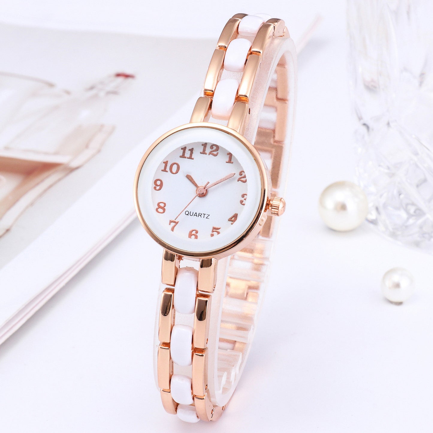 Reloj de pulsera sencillo con diamantes engastados para mujer